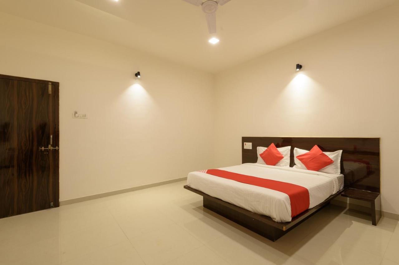 Oyo 22964 Kundan Lawns Hotel เชอร์ดี ภายนอก รูปภาพ