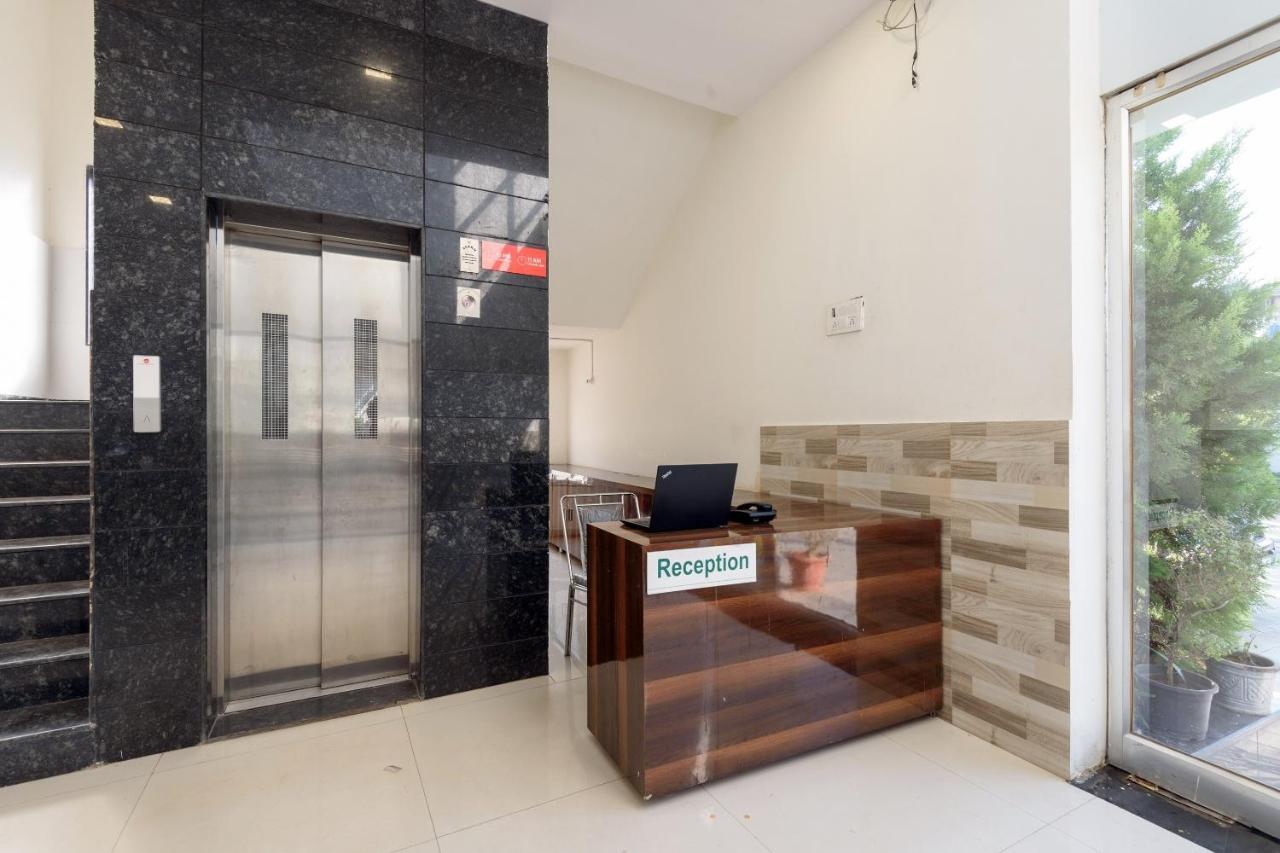 Oyo 22964 Kundan Lawns Hotel เชอร์ดี ภายนอก รูปภาพ